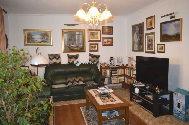 Eladó családi ház, Debrecenben 99 M Ft, 5 szobás