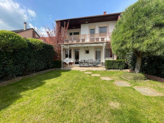 Eladó családi ház, Szombathelyen 99 M Ft, 5 szobás