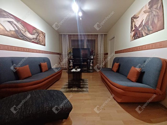 Eladó panellakás, Debrecenben 65.9 M Ft, 3 szobás