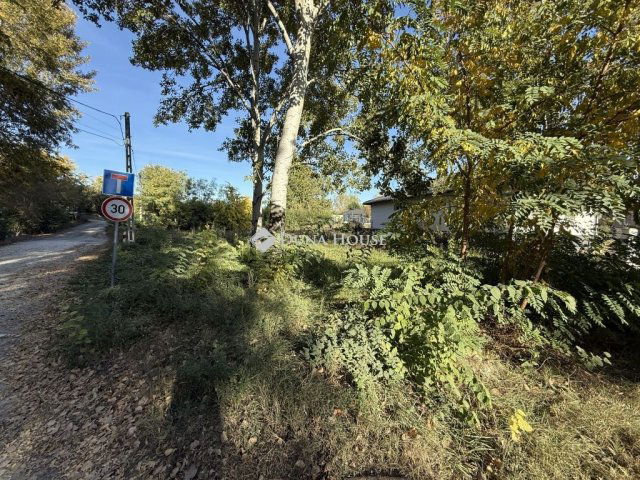 Eladó telek, Szigetszentmiklóson 42 M Ft / költözzbe.hu