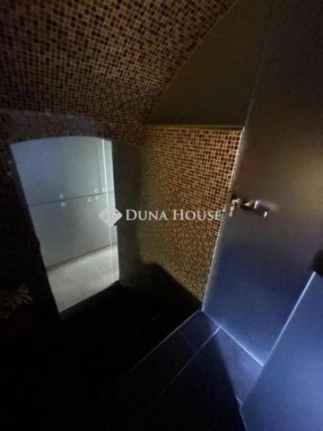 Eladó üzlethelyiség, Budapesten, IX. kerületben 109.9 M Ft