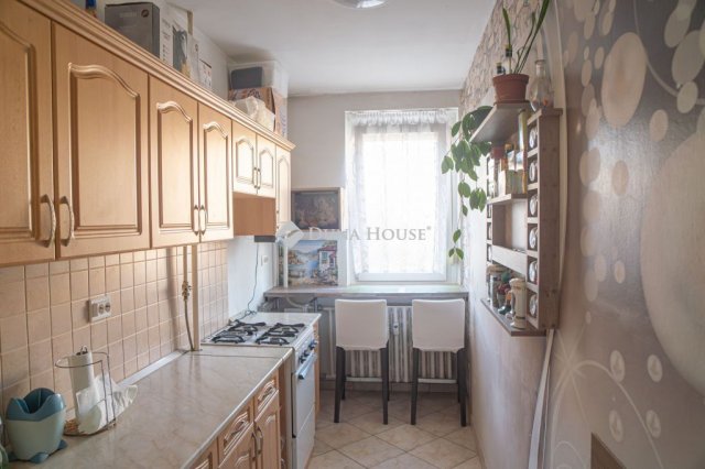 Eladó panellakás, Veszprémben 50 M Ft, 2 szobás