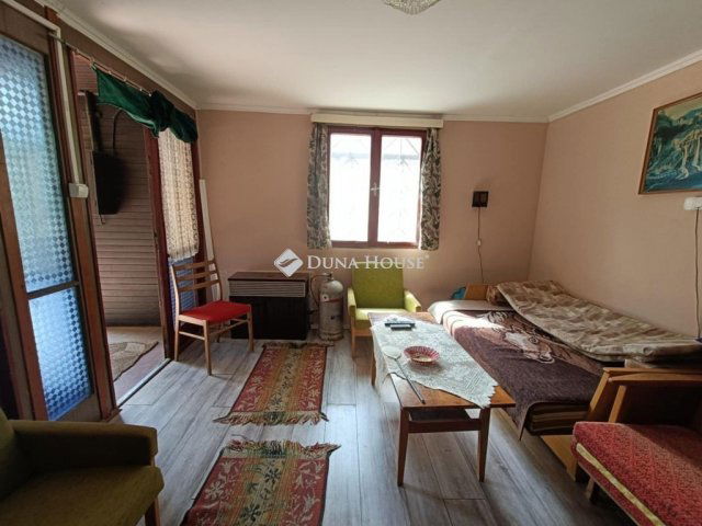 Eladó nyaraló, Lakitelken 18 M Ft, 2 szobás