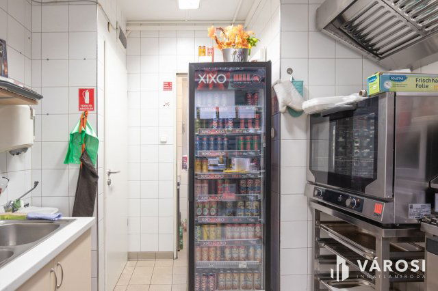 Kiadó üzlethelyiség, Szegeden 200 E Ft / hó