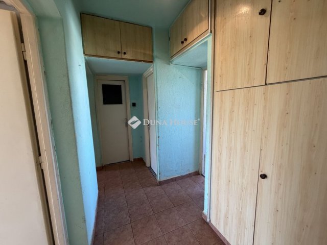 Eladó téglalakás, Győrött 49.999 M Ft, 2 szobás