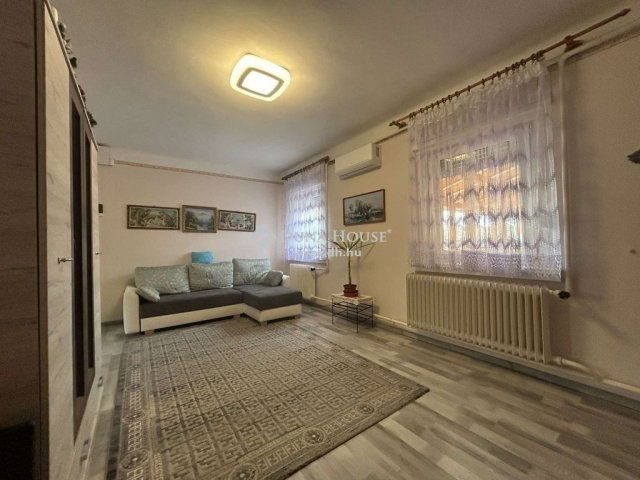 Eladó családi ház, Vecsésen 84.9 M Ft, 3 szobás