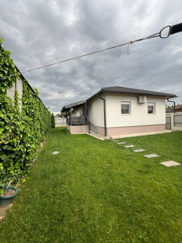 Eladó ikerház, Szigetszentmiklóson 110 M Ft, 5 szobás