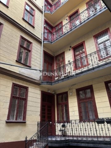 Kiadó téglalakás, albérlet, Budapesten, VI. kerületben