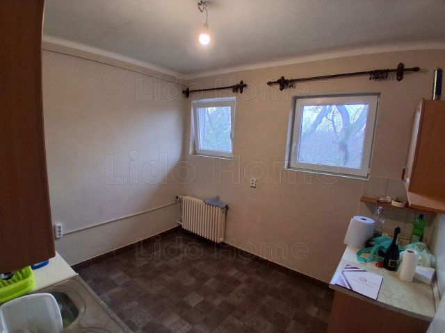 Eladó téglalakás, Várpalotán 26 M Ft, 2 szobás