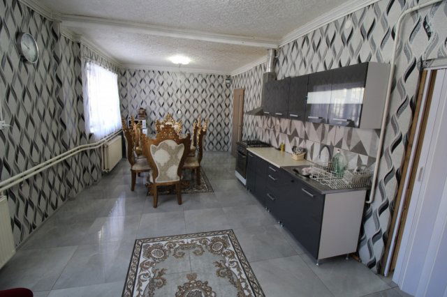 Eladó családi ház, Vizsláson 28.5 M Ft, 5 szobás