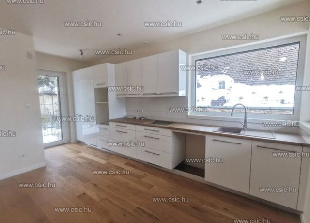 Eladó téglalakás, Budapesten, II. kerületben 245 M Ft