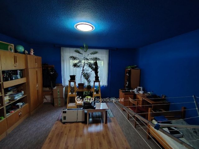 Eladó családi ház, Császártöltésen 23 M Ft, 4 szobás