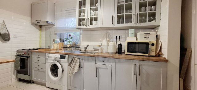 Eladó téglalakás, Szegeden 95 M Ft, 4 szobás