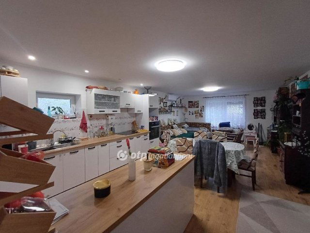 Eladó családi ház, Pusztaszabolcson 68.7 M Ft, 1+3 szobás