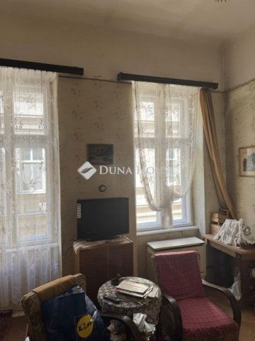 Eladó téglalakás, Budapesten, VI. kerületben 79 M Ft, 3 szobás