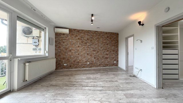 Eladó téglalakás, Debrecenben 68.9 M Ft, 3 szobás