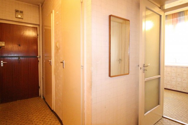 Eladó panellakás, Győrött 44.5 M Ft, 2 szobás