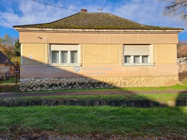 Eladó családi ház, Regenyén 22.99 M Ft, 4 szobás