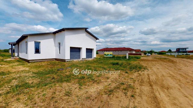 Eladó ikerház, Nyíregyházán 80 M Ft, 3 szobás