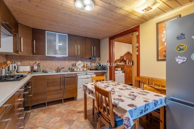 Eladó családi ház, Dunakeszin 125 M Ft, 4 szobás