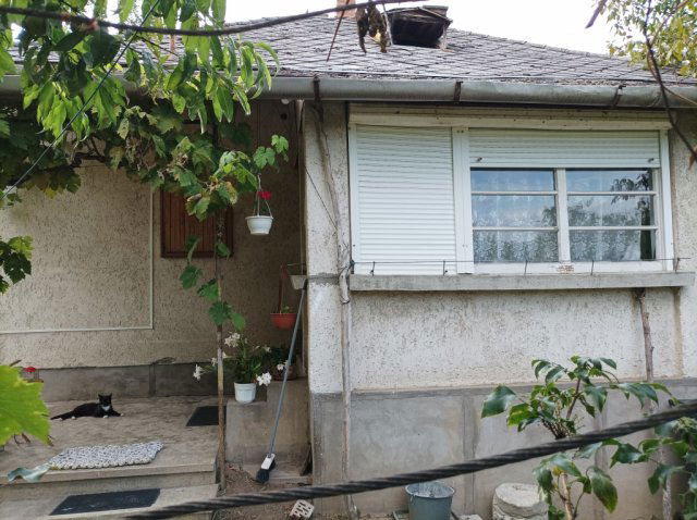 Eladó családi ház, Vissen 7.6 M Ft, 2 szobás