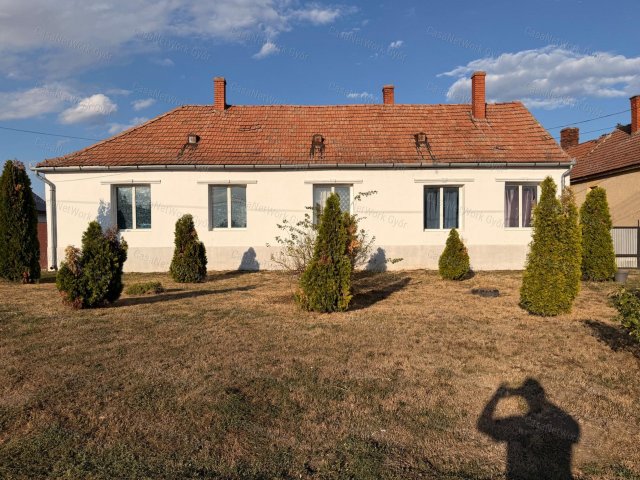 Eladó családi ház, Szilen 39.9 M Ft, 5 szobás