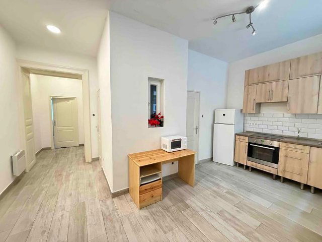 Eladó téglalakás, Budapesten, VII. kerületben, Nefelejcs utcában