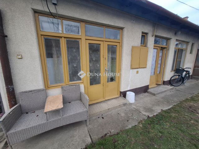 Eladó családi ház, Kiskunfélegyházán 20 M Ft, 2+1 szobás