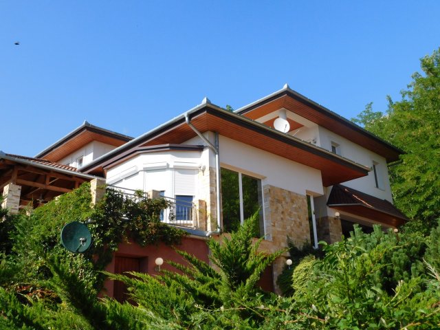 Eladó családi ház, Cserszegtomajon 490 M Ft, 5 szobás