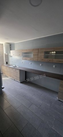 Eladó ipari ingatlan, Dunaújvárosban 339 M Ft