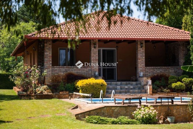 Eladó nyaraló, Ráckevén 219 M Ft, 4 szobás