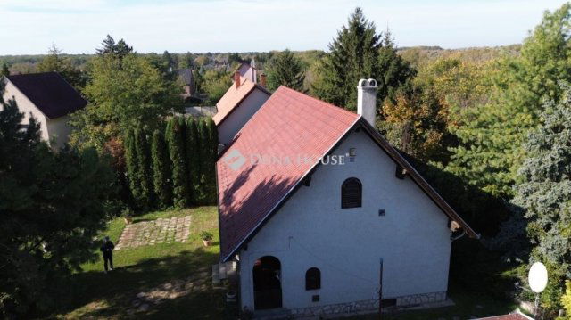 Eladó családi ház, Komáromban 90.5 M Ft, 4 szobás