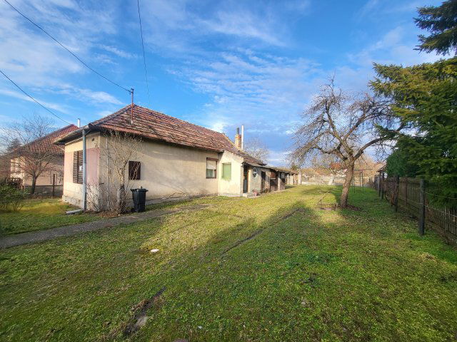 Eladó családi ház, Esztergomban 39 M Ft, 2+1 szobás