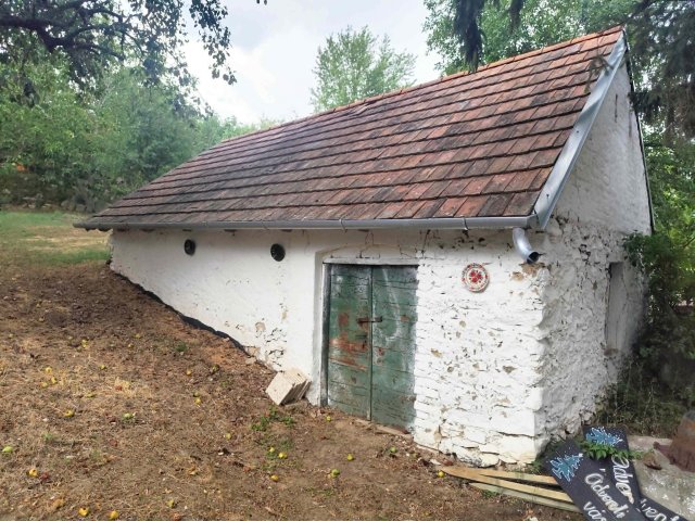 Eladó nyaraló, Kisapátiban 25 M Ft, 2 szobás