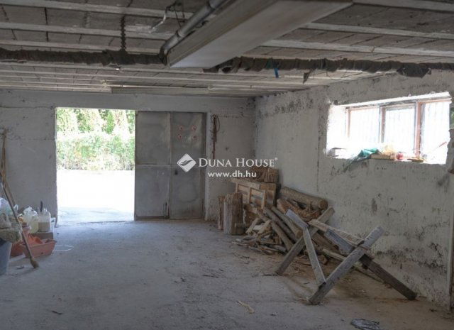 Eladó családi ház, Gödöllőn 75.9 M Ft, 6 szobás