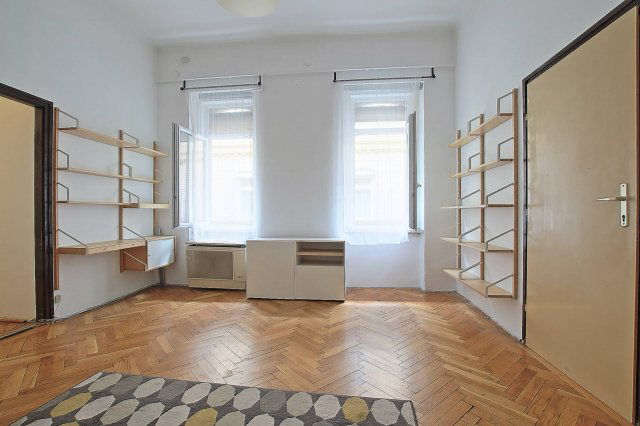 Eladó téglalakás, Budapesten, VI. kerületben 74.9 M Ft, 2 szobás