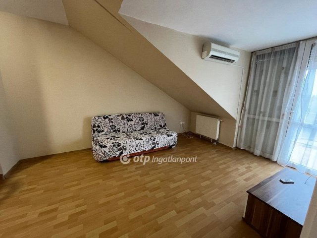 Eladó téglalakás, Cserkeszőlőn 38 M Ft, 1+1 szobás