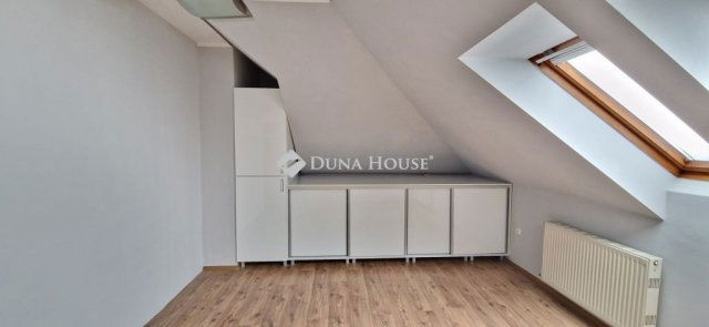 Eladó téglalakás, Nyíregyházán 63.9 M Ft, 4 szobás