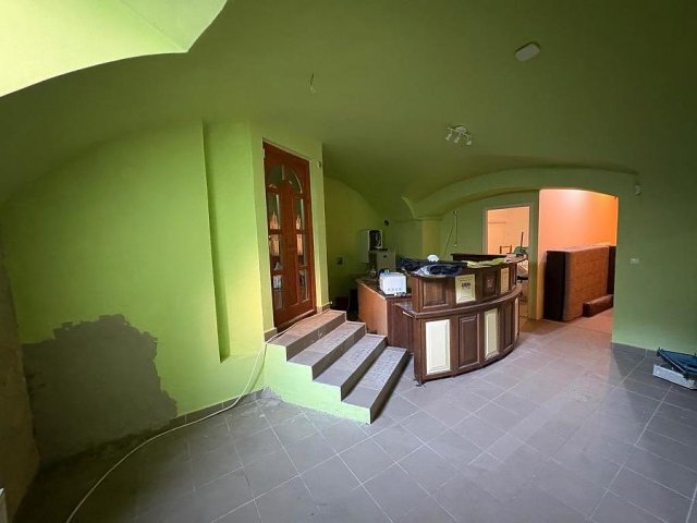 Eladó ipari ingatlan, VI. kerületben, Vörösmarty utcában