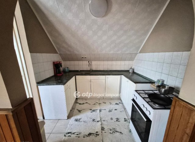 Eladó családi ház, Ráckeresztúron 155 M Ft, 7 szobás