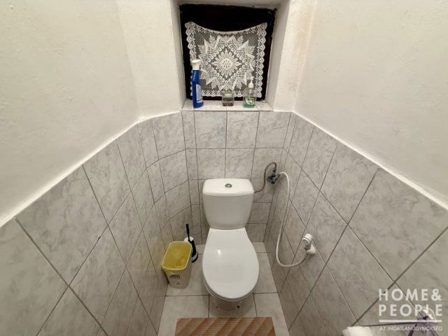 Eladó családi ház, Sándorfalván 62.99 M Ft, 6 szobás