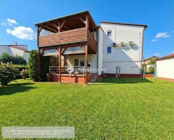 Eladó téglalakás, Pécsett 74.9 M Ft, 3 szobás