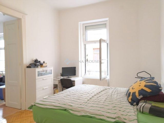 Eladó téglalakás, Budapesten, VI. kerületben 119 M Ft, 3 szobás