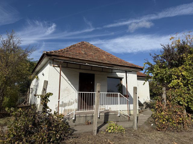 Eladó családi ház, Gárdonyban 31.9 M Ft, 2 szobás