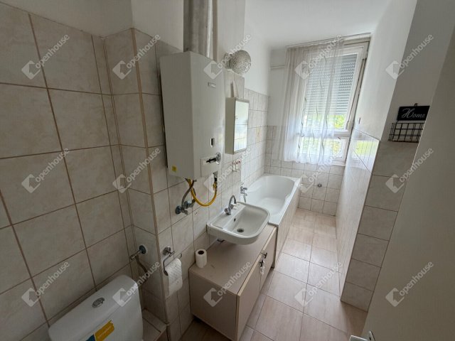 Eladó téglalakás, Szombathelyen 33.9 M Ft, 2 szobás