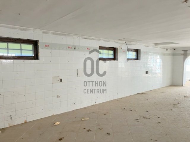 Eladó ipari ingatlan, Révfülöpön 180 M Ft