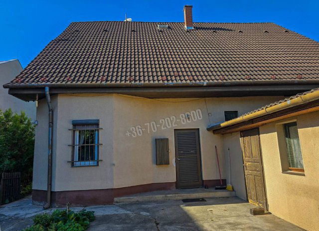 Eladó családi ház, Budapesten, XV. kerületben, Szentmihályi úton