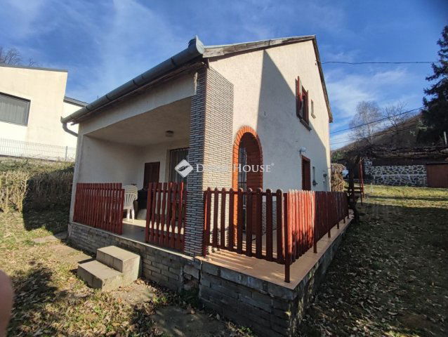 Eladó nyaraló, Magyarhertelenden 34.9 M Ft, 4 szobás