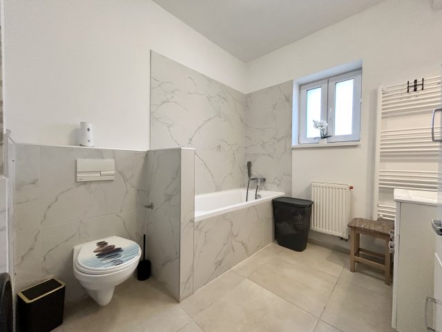 Eladó téglalakás, Keszthelyen 98.9 M Ft, 4 szobás