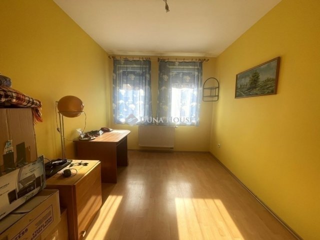 Eladó téglalakás, Szegeden 73.9 M Ft, 3 szobás